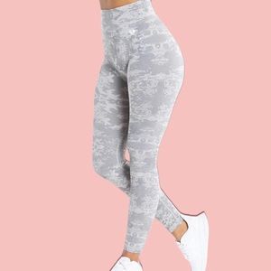 Women’s Best Camo Seamless Leggings